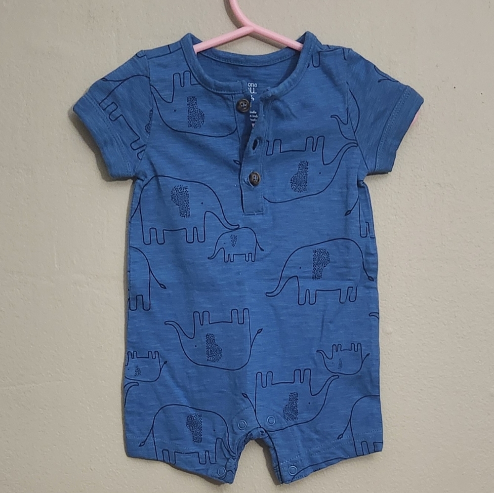 Carter's boy's elephant romper Size 3M